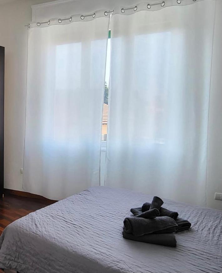 White Home Forli Centro Luaran gambar