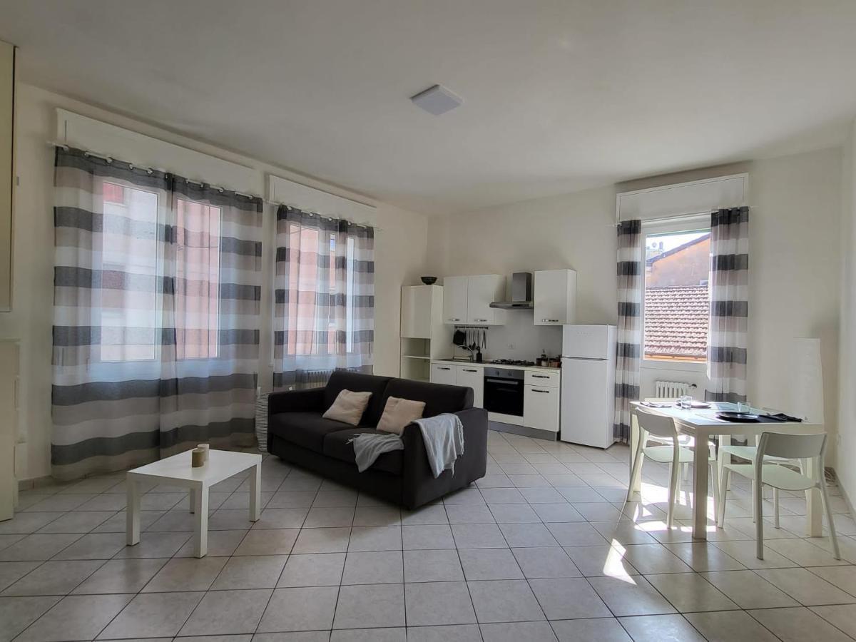 White Home Forli Centro Luaran gambar