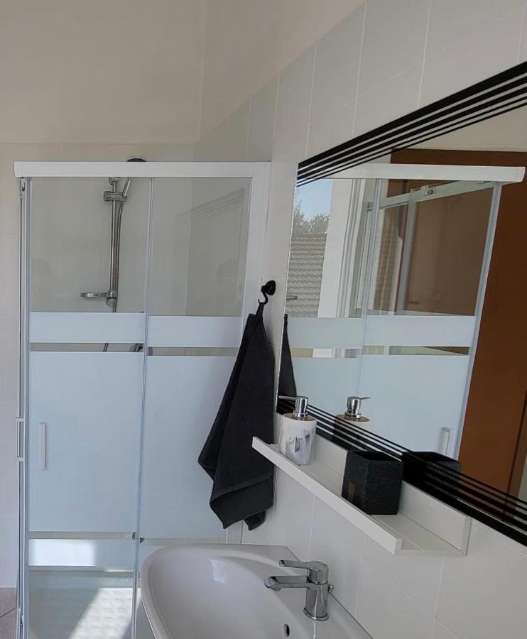 White Home Forli Centro Luaran gambar